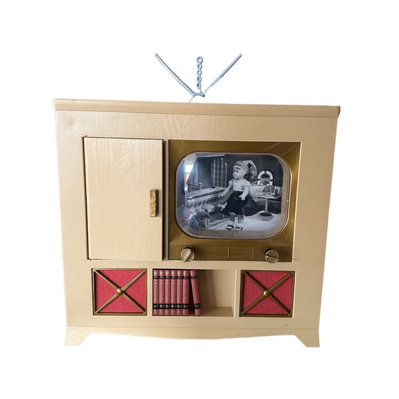 American Girl Maryellen Television Console New Retired